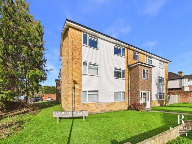 Flat for sale in Beddington, Greater London