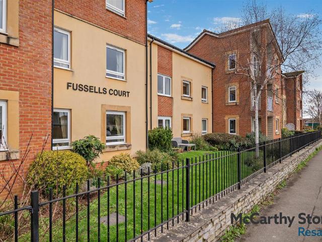 Flat for sale in Worle, Weston-super-mare