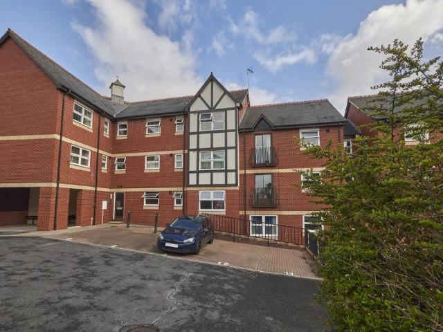 Flat for sale in St Leonards, Watergate