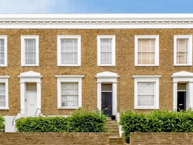 Flat for sale in London Borough of Lambeth, Greater London