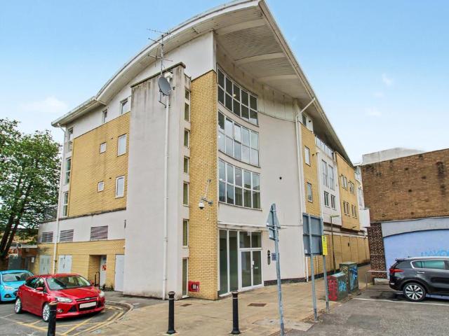Flat for sale in Farnborough, Hampshire