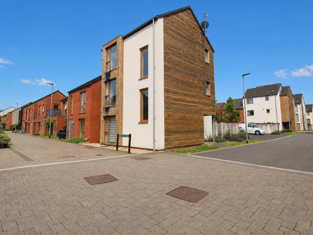 Flat for sale in Street, Somerset