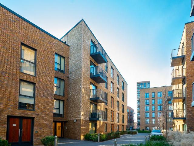 Flat for sale in London Borough of Lewisham, Greater London
