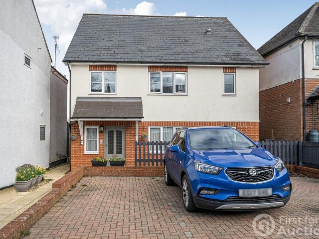 Flat for sale in Farnborough, Hampshire