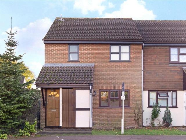 Flat for sale in Blackhills, Surrey