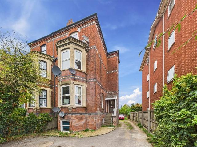 Flat for sale in Wotton Pitch, Gloucester