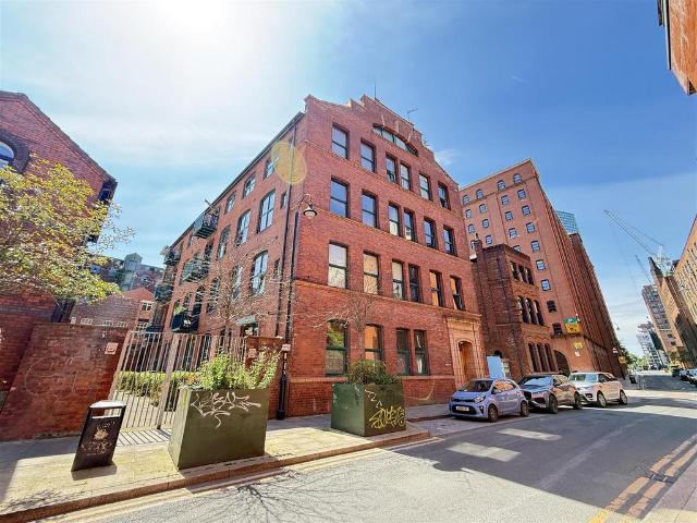 Flat for sale in City Centre, Georgia