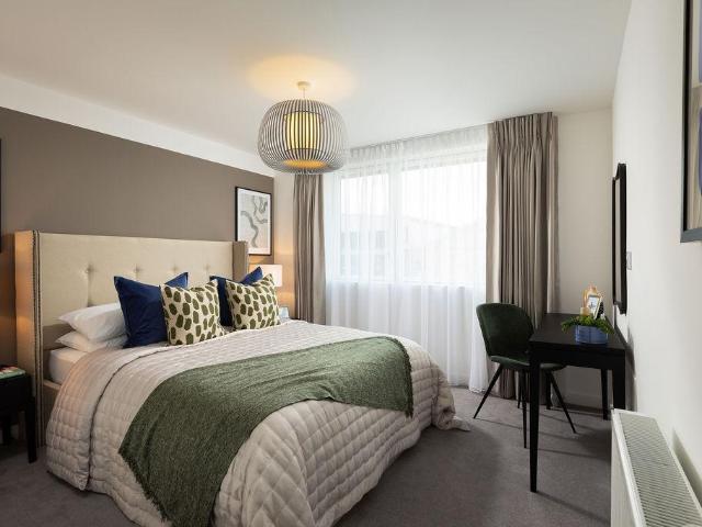 Flat for sale in E15, London