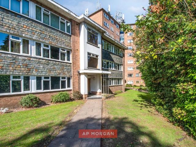 Flat for sale in Wake Green, Birmingham