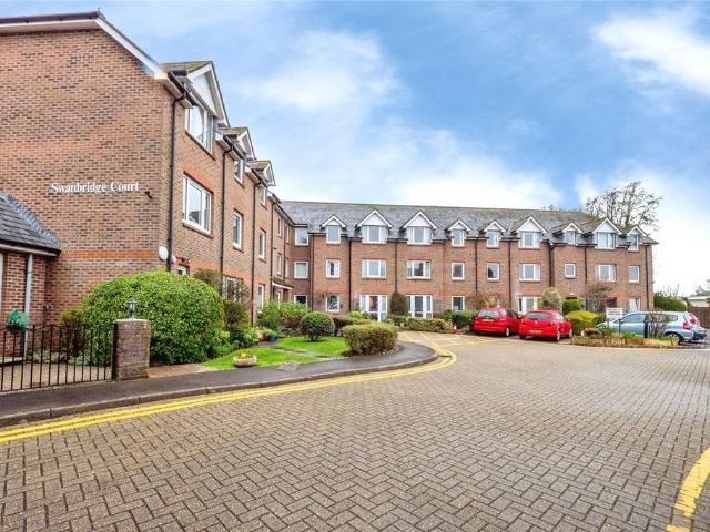 Flat for sale in Fordington