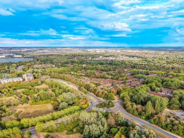 Flat for sale in Milton Keynes