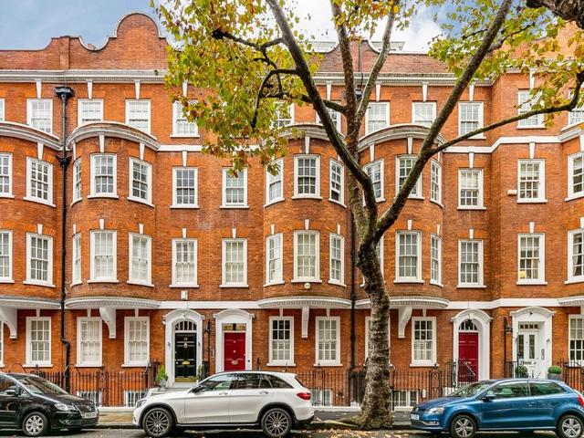 Flat for sale in Chelsea, Greater London