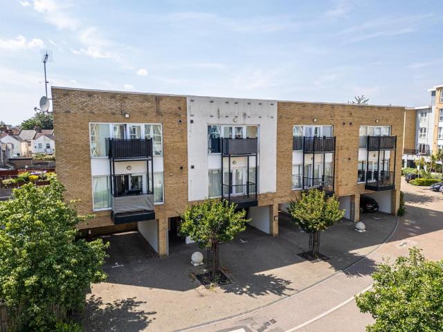 Flat for sale in Milton, Hamerton