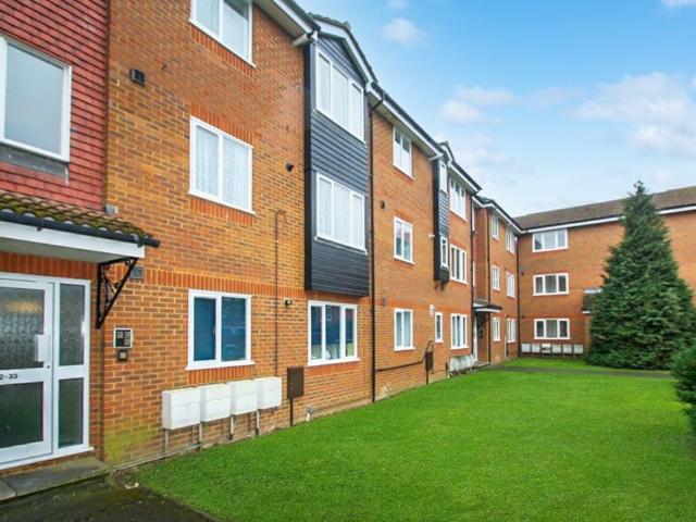 Flat for sale in Knowle Green, Lower Halliford
