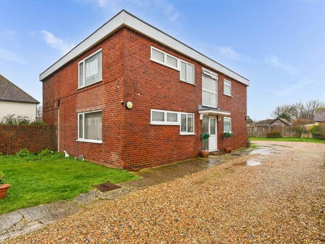Flat for sale in Littlecote, West Sussex