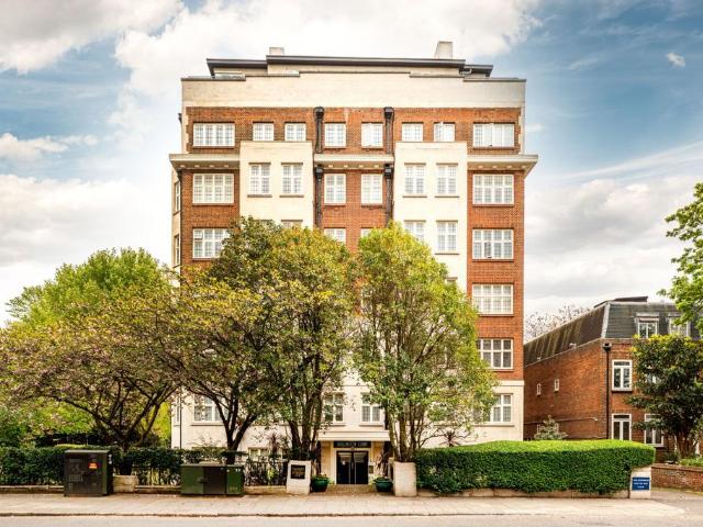 Flat for sale in St. John's Wood, Greater London