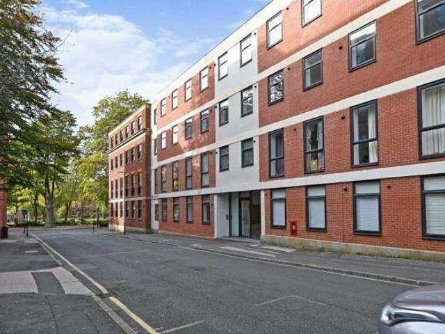 Flat for sale in Avenham, Higher Bartle