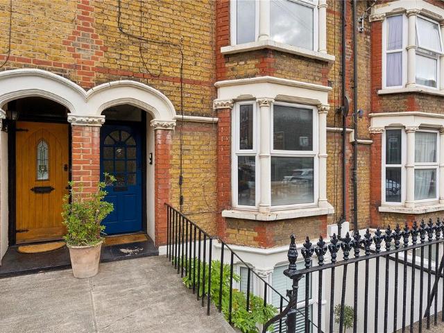 Flat for sale in Gravesend Town Centre, Gravesham