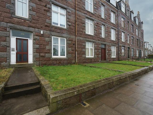Flat for sale in Ballindoch, Scotland