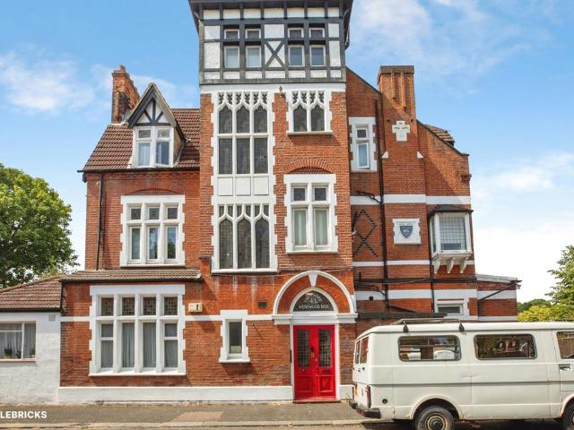 Flat for sale in Upper Sydenham, Greater London