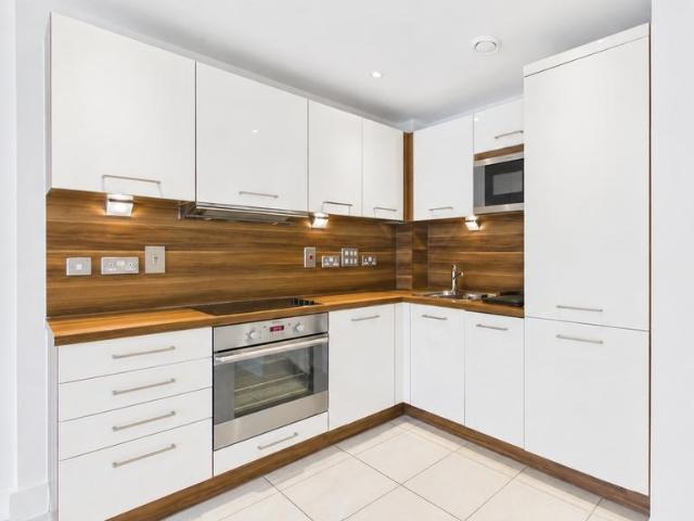 Flat for sale in Diglis, Worcestershire