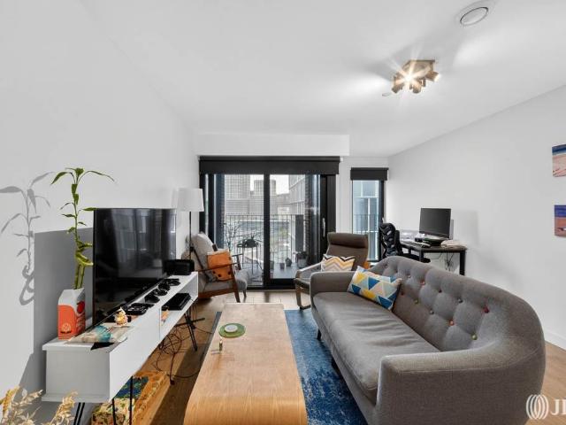 Flat for sale in Stratford Marsh, Greater London
