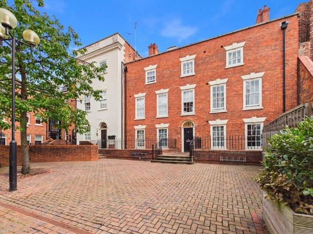 Flat for sale in Handbridge, Chester