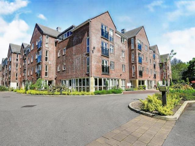 Flat for sale in Cheadle Hulme, Stockport