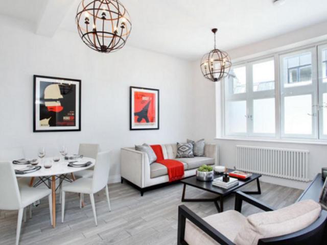 Flat for sale in Clewer Village, Windsor