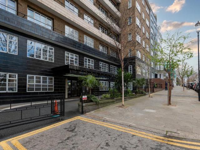 Flat for sale in Kensington, Greater London