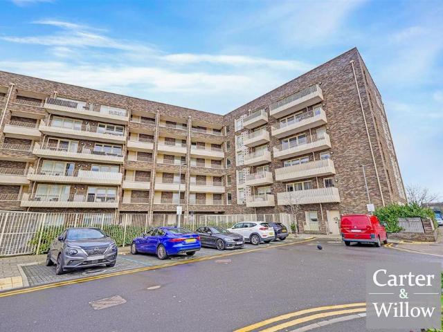 Flat for sale in Isle Of Man