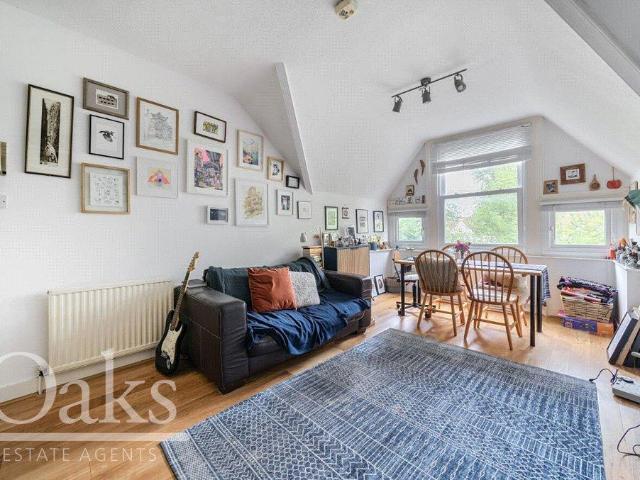 Flat for sale in London Borough of Croydon, South Norwood