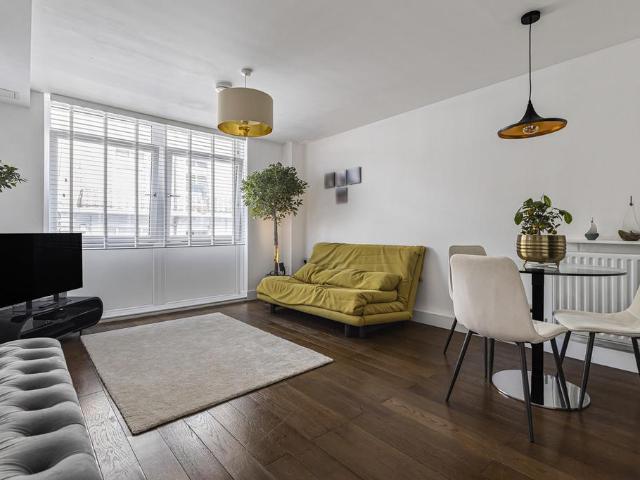 Flat for sale in London Borough of Bromley, Greater London