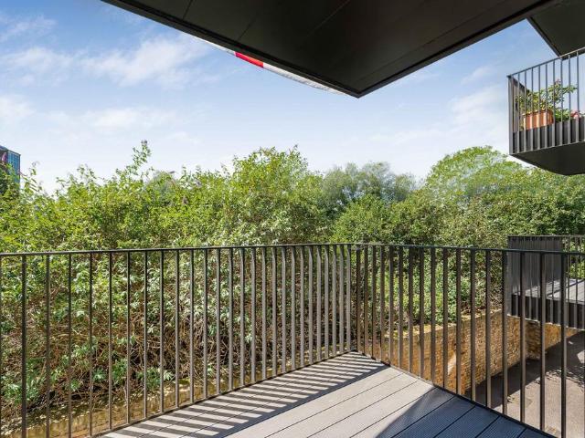 Flat for sale in London Borough of Lewisham, New Cross