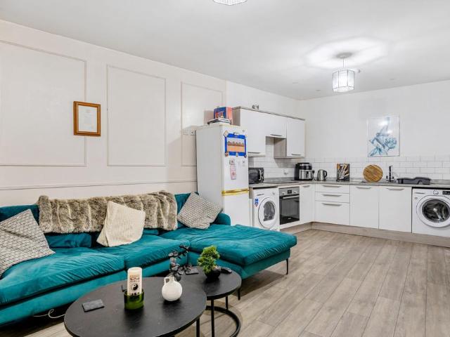 Flat for sale in Hayes Park, Midsomer Norton