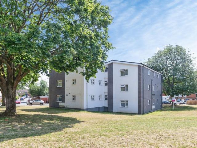 Flat for sale in Bedwell, Shephall