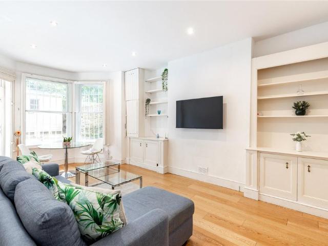 Flat for sale in Brook Green, Greater London