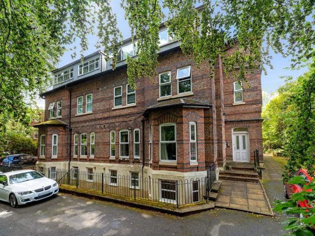 Flat for sale in Sedgley Park, Bury