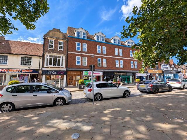Flat for sale in Walton, Aylesbury