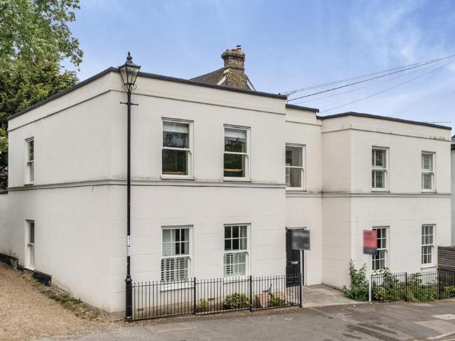 Flat for sale in Cordwell Estate, Greater London