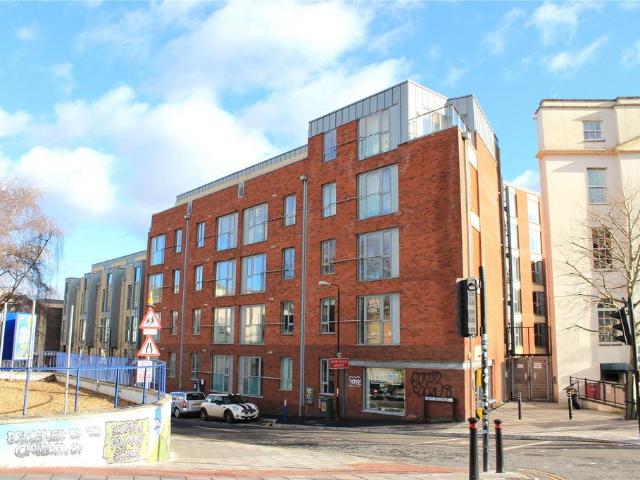 Flat for sale in Stokes Croft, Feckenham