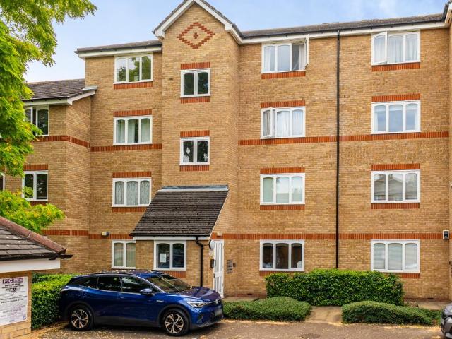 Flat for sale in Isle Of Dogs, Greater London