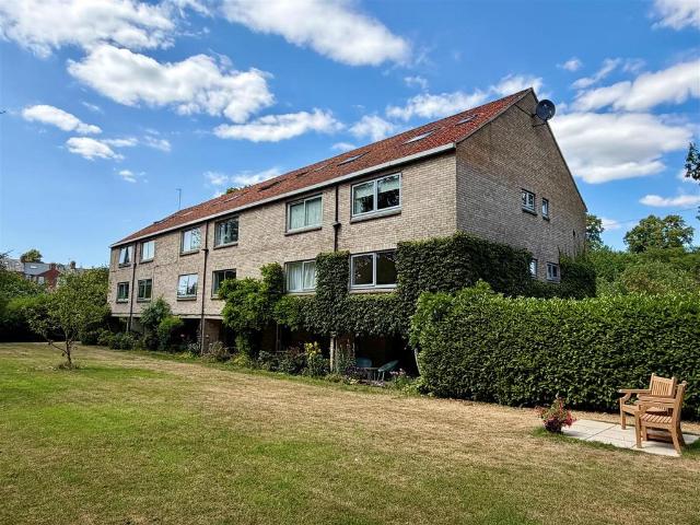 Flat for sale in High Field, York
