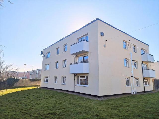 Flat for sale in Porthcawl, Nottage