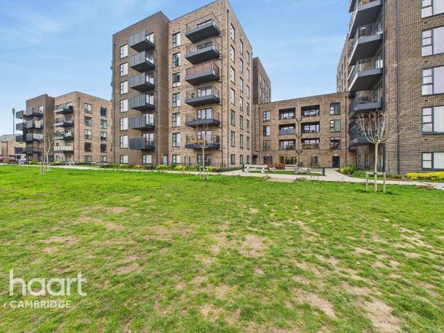 Flat for sale in Arbury, Cambridgeshire