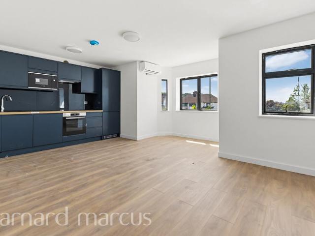 Flat for sale in Ewell, Epsom and Ewell