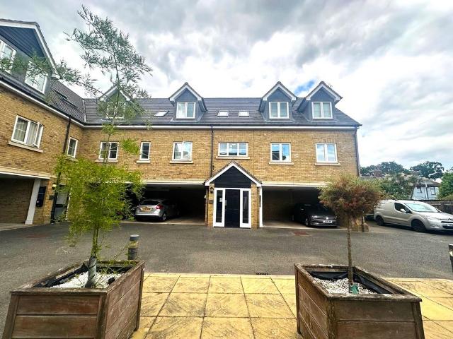 Flat for sale in Mile End, Fordham Heath
