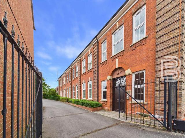 Flat for sale in Brandon, New Bilton