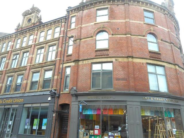 Flat for sale in West Yorkshire