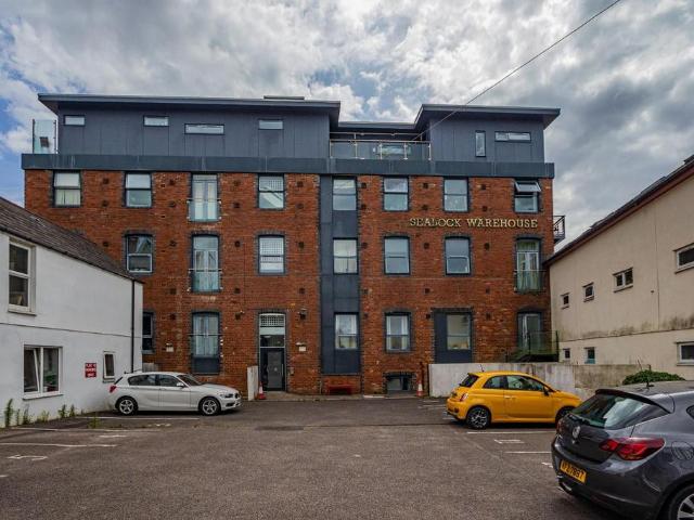 Flat for sale in Tiger Bay, Falcon Lodge